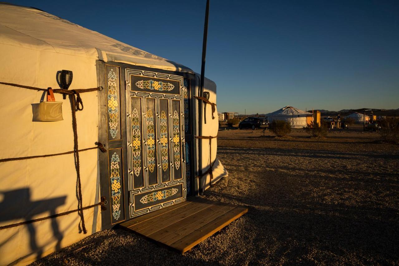 Family Style Star Gazing Yurt Hotel Twentynine Palms Exterior photo